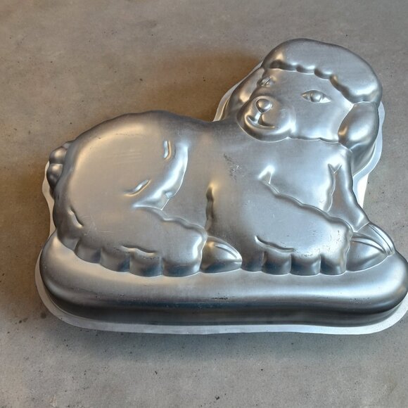 Vintage 1981 Wilton Aluminum Little Lamb Cake Pan Baking Mold #502-3444 - Picture 1 of 5
